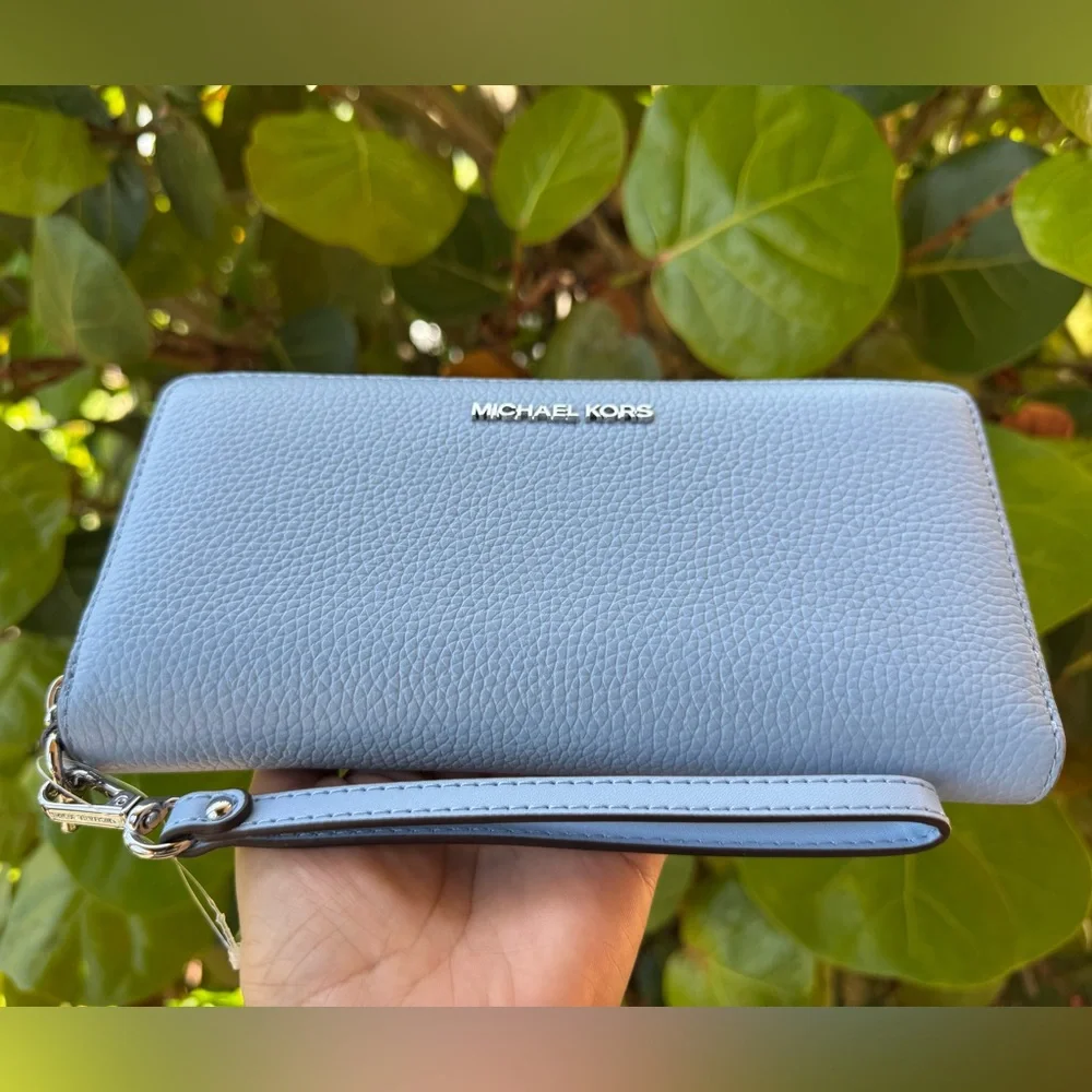 Michael Kors Jet Set Travel LG Continental Wallet Light Sky - Picture 3 of 10